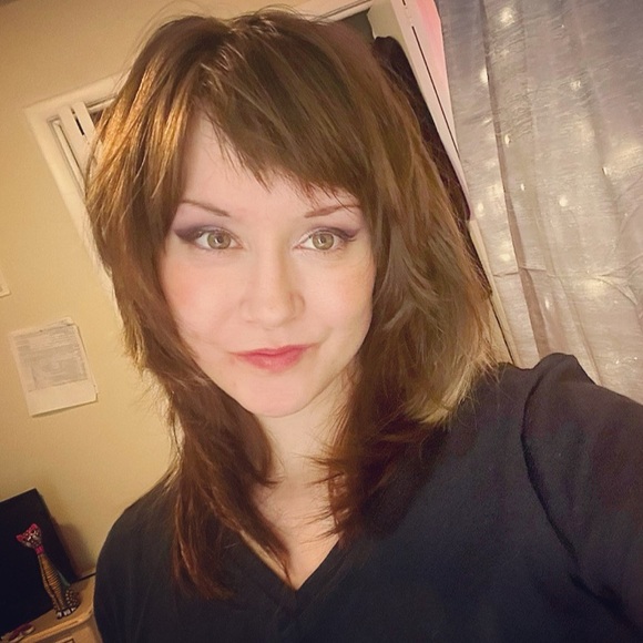 Meet your Posher, Taylor - Picture 1 of 1